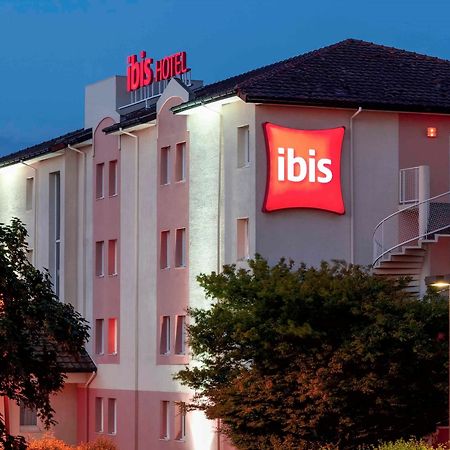Ibis Pau Lescar Hotel Bagian luar foto