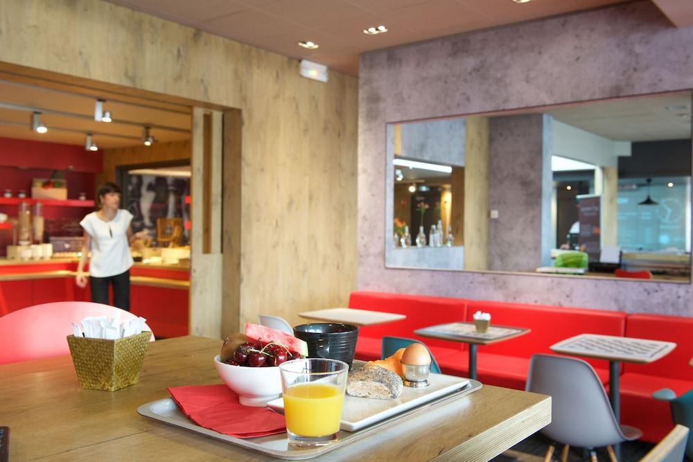 Ibis Pau Lescar Hotel Bagian luar foto