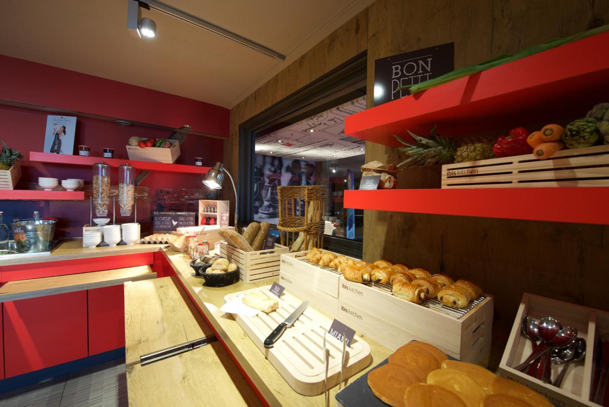 Ibis Pau Lescar Hotel Bagian luar foto