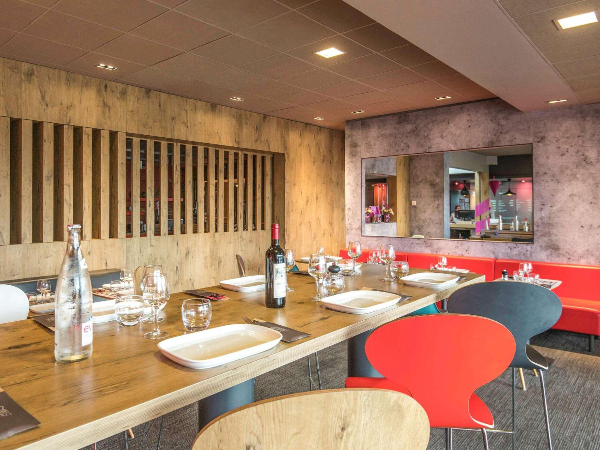 Ibis Pau Lescar Hotel Bagian luar foto