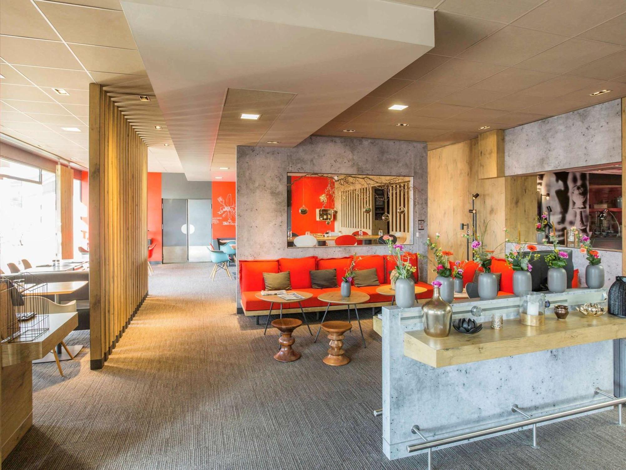 Ibis Pau Lescar Hotel Bagian luar foto