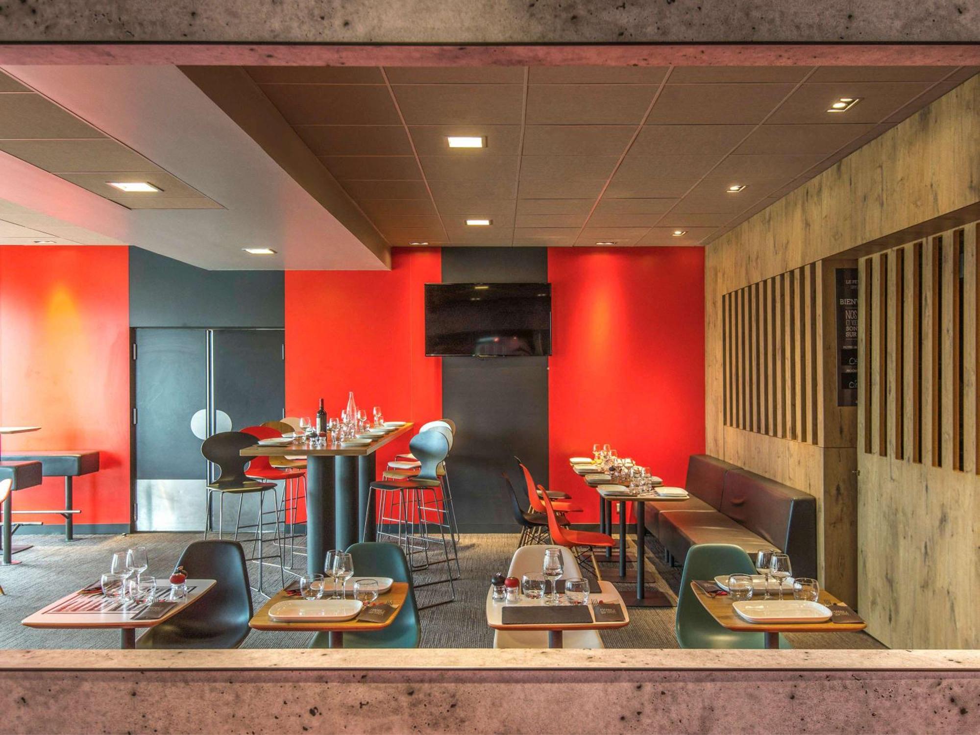 Ibis Pau Lescar Hotel Bagian luar foto