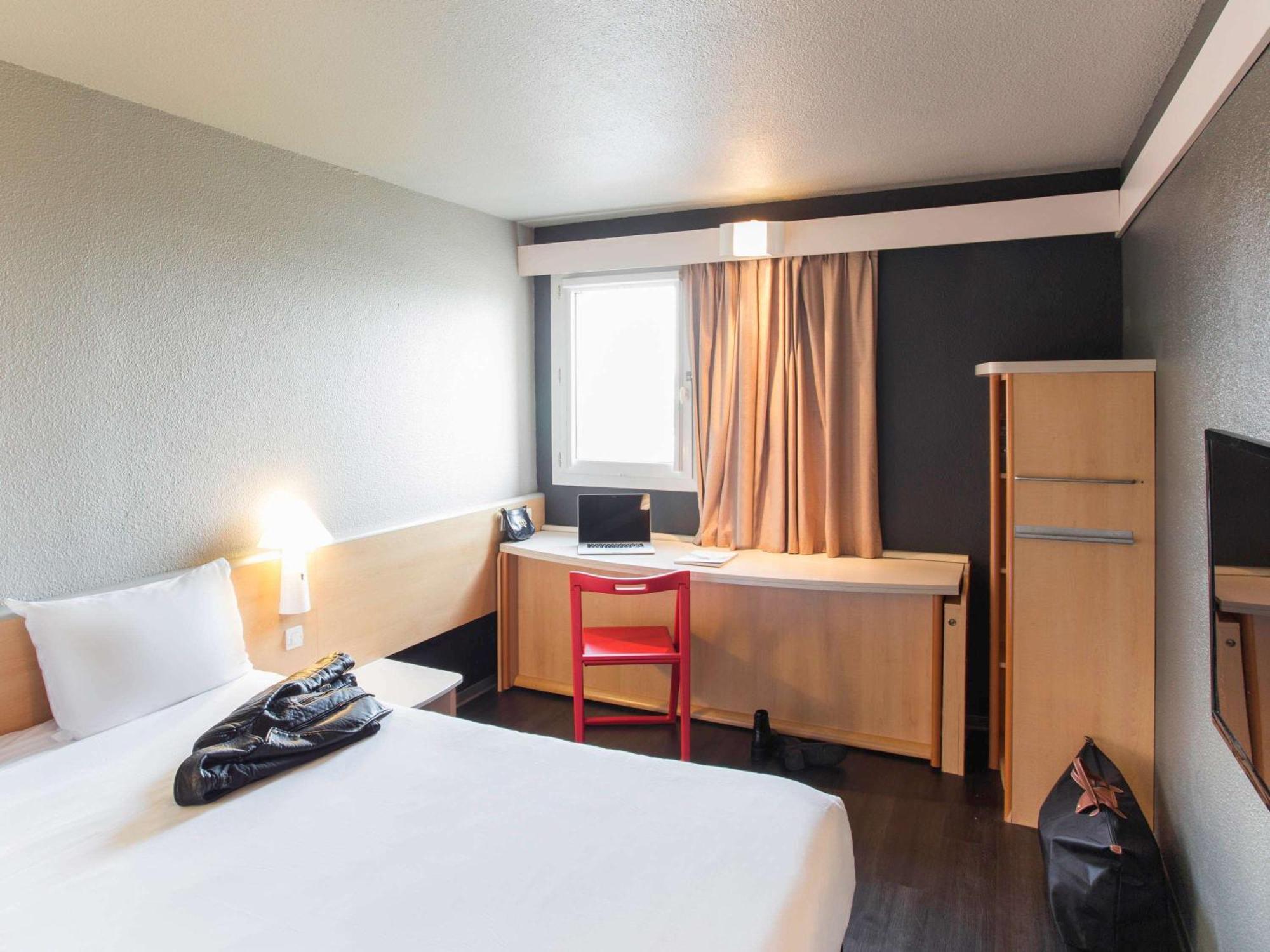 Ibis Pau Lescar Hotel Bagian luar foto