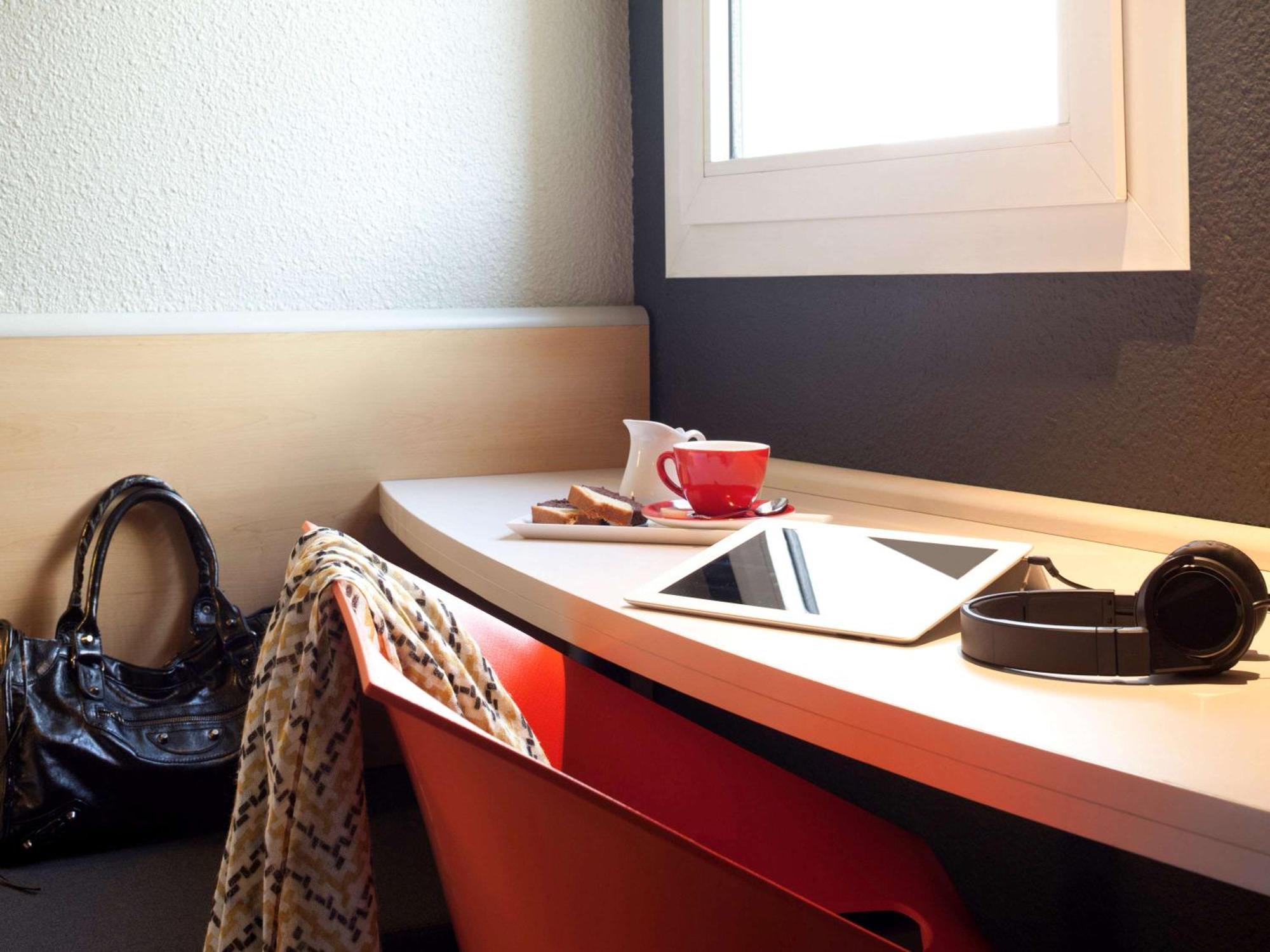 Ibis Pau Lescar Hotel Bagian luar foto
