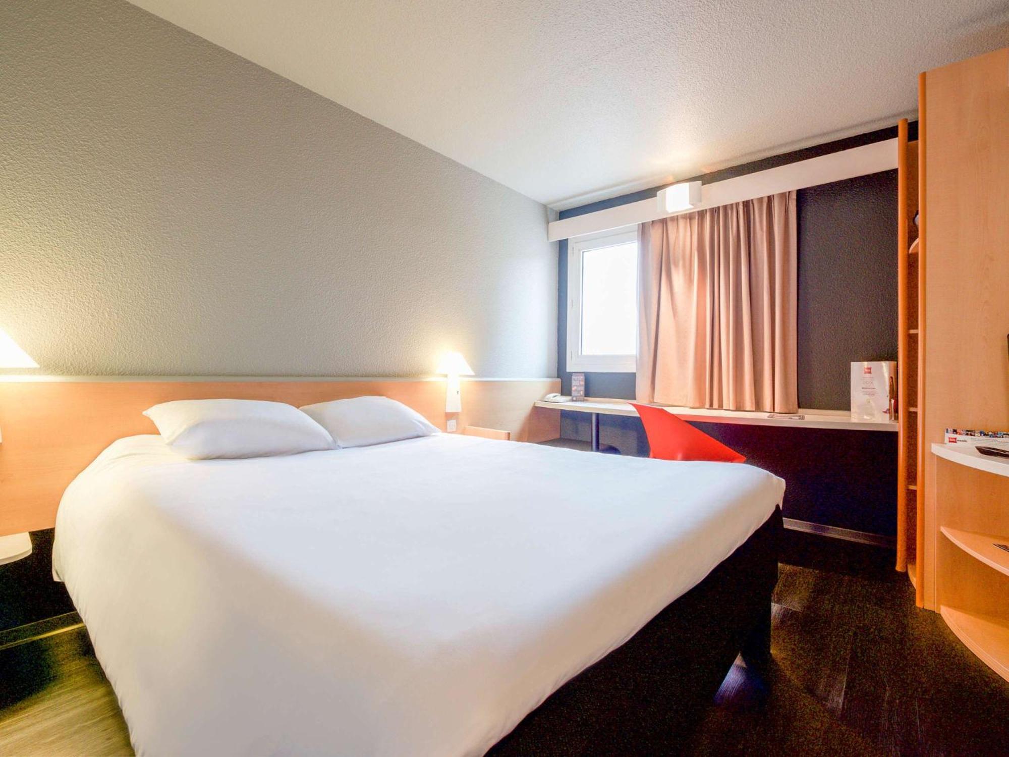 Ibis Pau Lescar Hotel Bagian luar foto