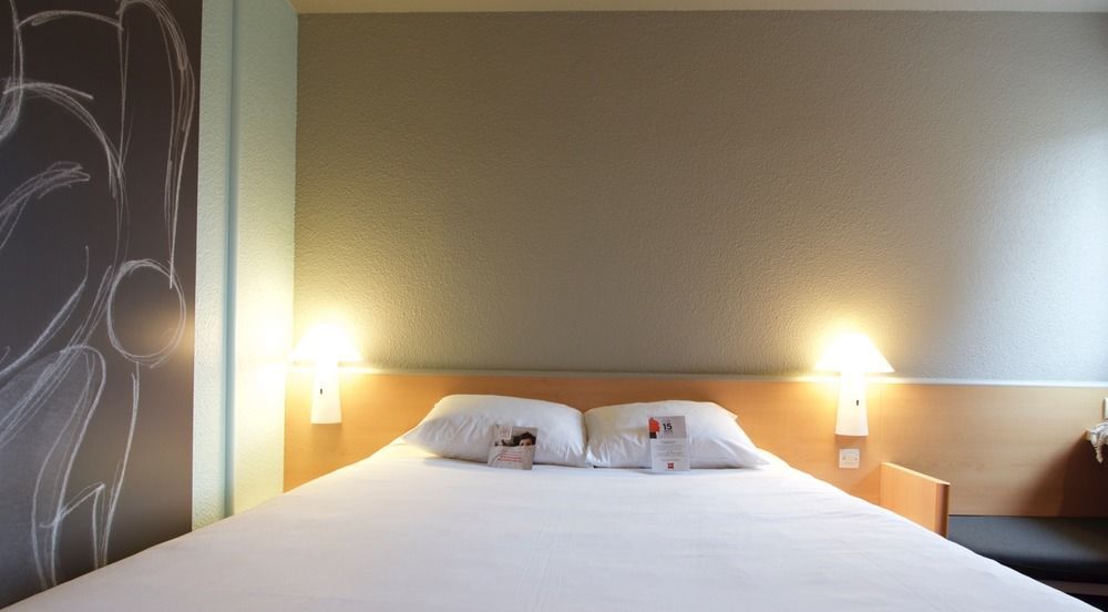 Ibis Pau Lescar Hotel Bagian luar foto