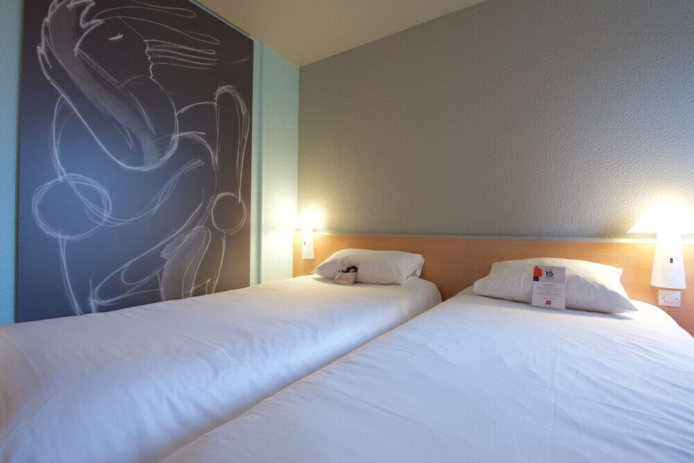 Ibis Pau Lescar Hotel Bagian luar foto